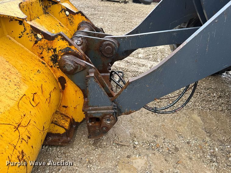 image for item DV4179 2005 John Deere 444J wheel loader