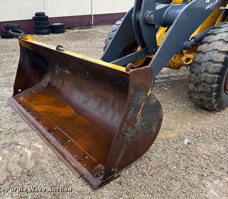 image for item DV4179 2005 John Deere 444J wheel loader