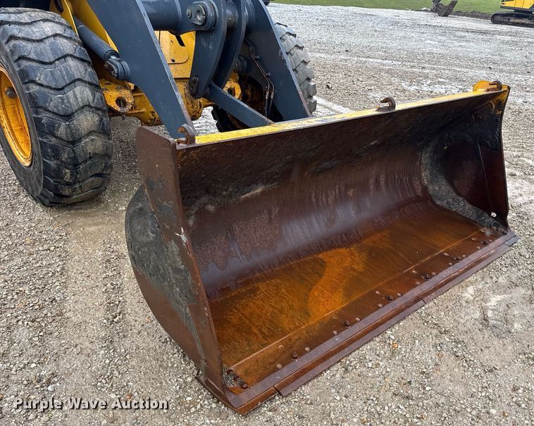 image for item DV4179 2005 John Deere 444J wheel loader