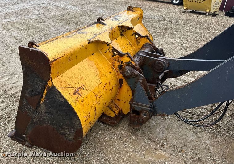 image for item DV4179 2005 John Deere 444J wheel loader