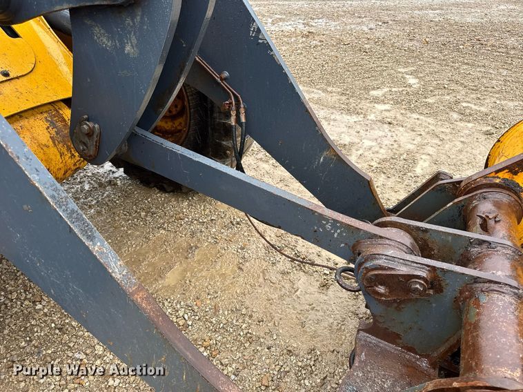 image for item DV4179 2005 John Deere 444J wheel loader