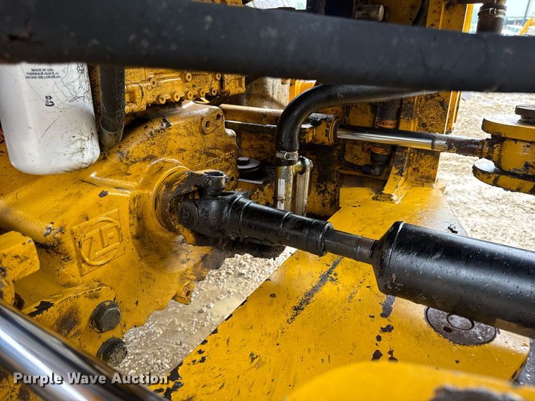 image for item DV4179 2005 John Deere 444J wheel loader