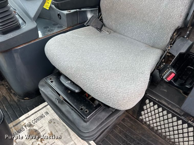 image for item DV4179 2005 John Deere 444J wheel loader