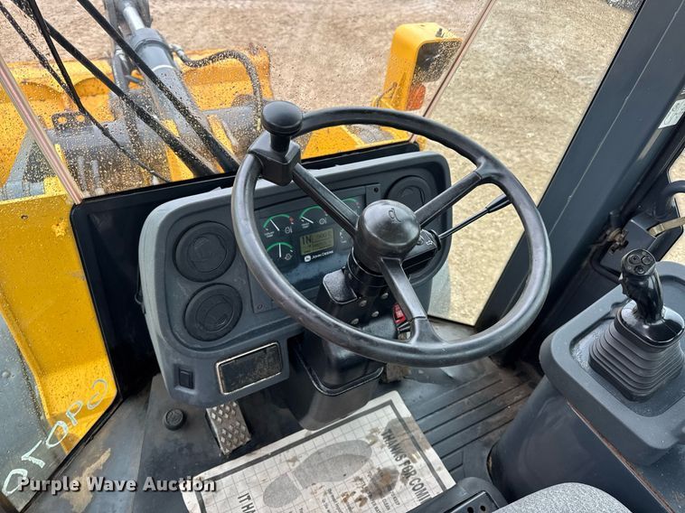 image for item DV4179 2005 John Deere 444J wheel loader