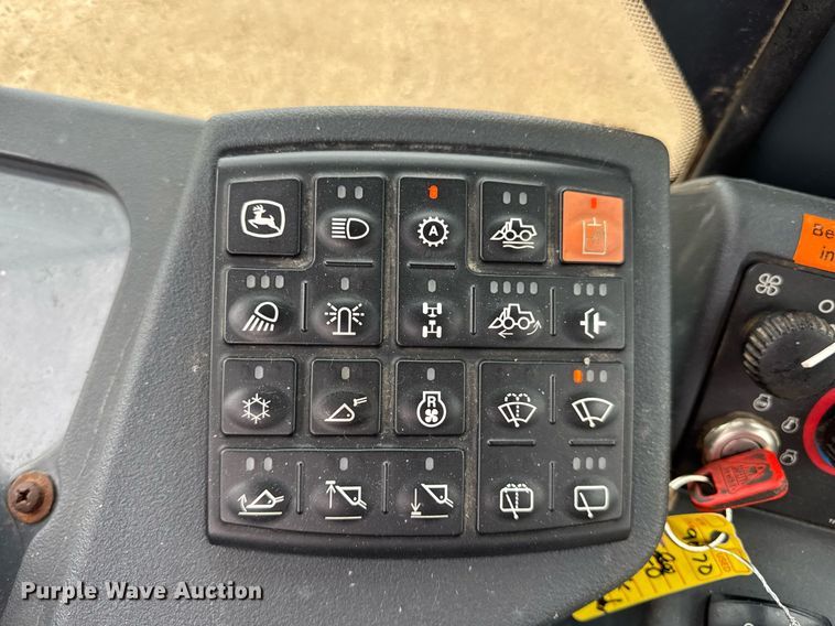 image for item DV4179 2005 John Deere 444J wheel loader