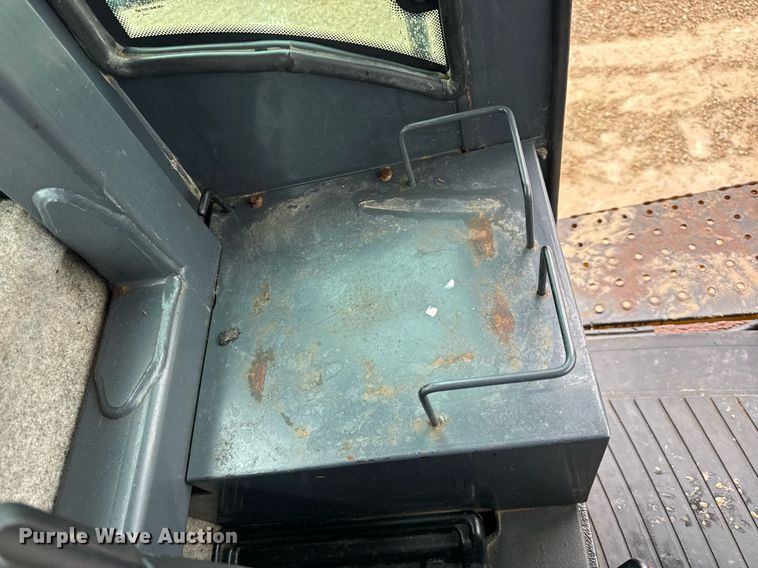 image for item DV4179 2005 John Deere 444J wheel loader