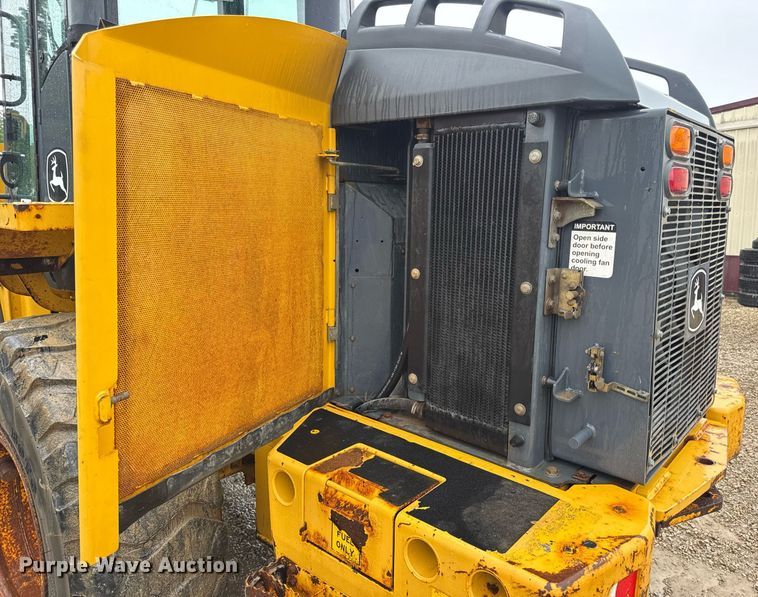 image for item DV4179 2005 John Deere 444J wheel loader