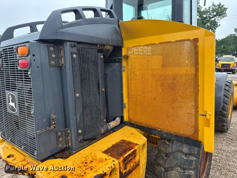 image for item DV4179 2005 John Deere 444J wheel loader