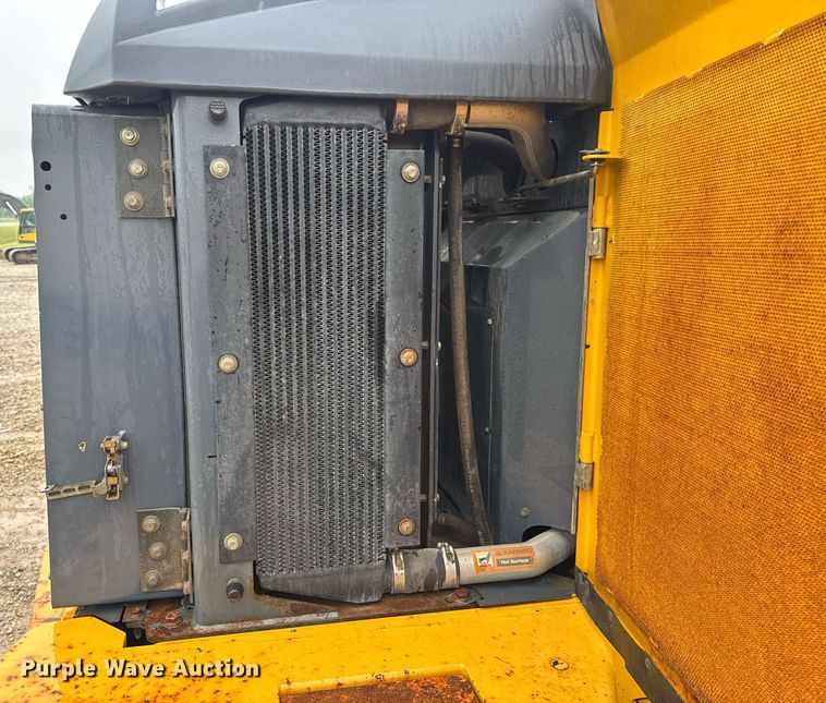 image for item DV4179 2005 John Deere 444J wheel loader