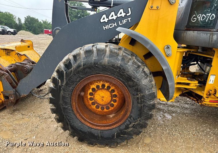 image for item DV4179 2005 John Deere 444J wheel loader