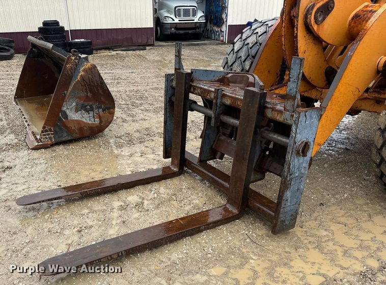 image for item DV4180 2011 Case 621E wheel loader