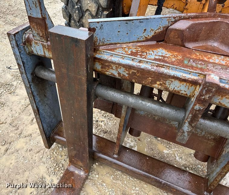 image for item DV4180 2011 Case 621E wheel loader