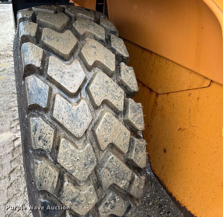 image for item DV4180 2011 Case 621E wheel loader