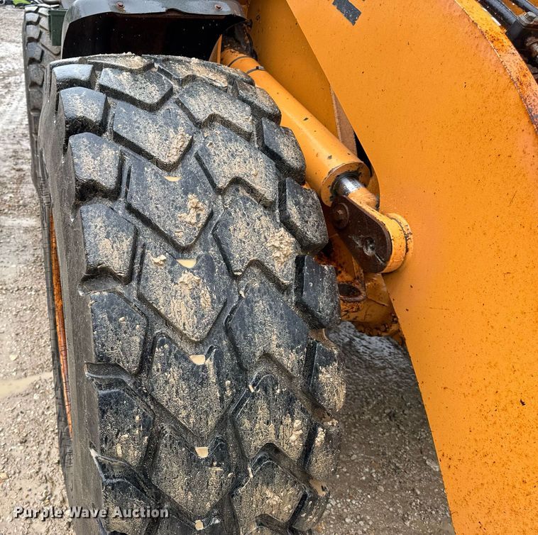 image for item DV4180 2011 Case 621E wheel loader