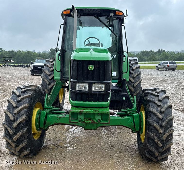 image for item DV4183 2010 John Deere 7130 MFWD tractor
