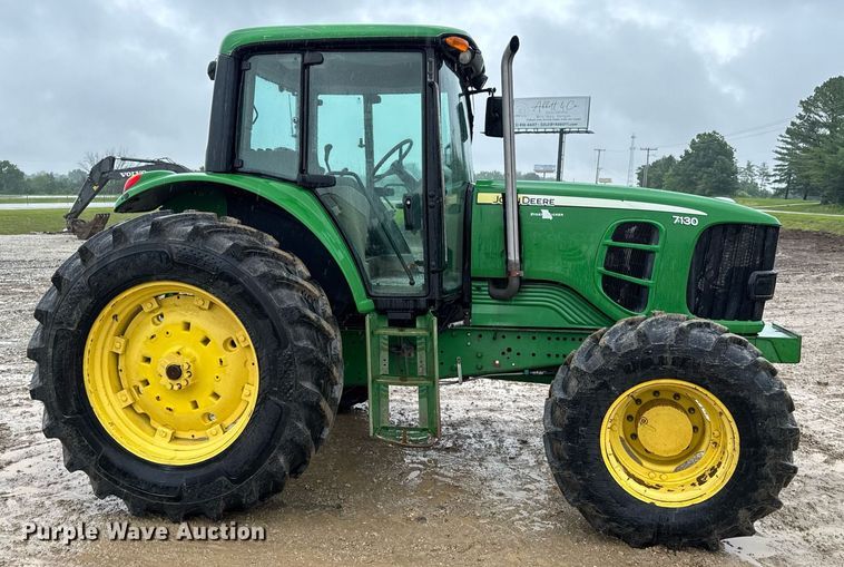 image for item DV4183 2010 John Deere 7130 MFWD tractor