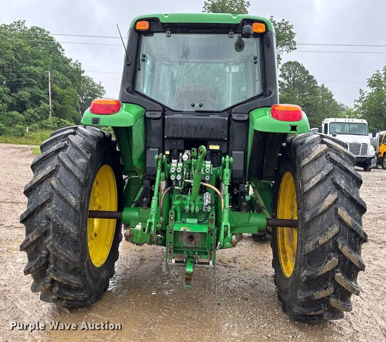 image for item DV4183 2010 John Deere 7130 MFWD tractor