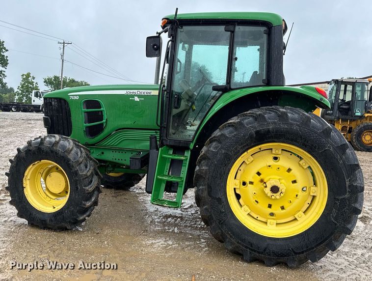 image for item DV4183 2010 John Deere 7130 MFWD tractor