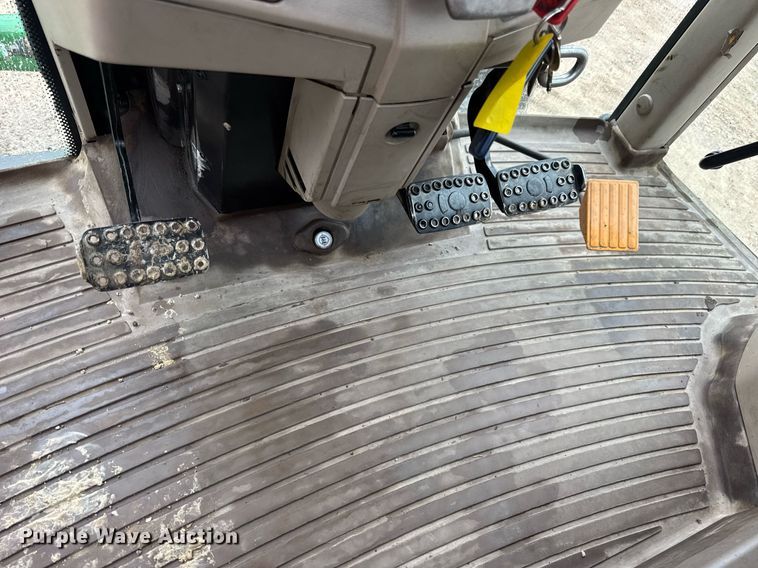 image for item DV4183 2010 John Deere 7130 MFWD tractor