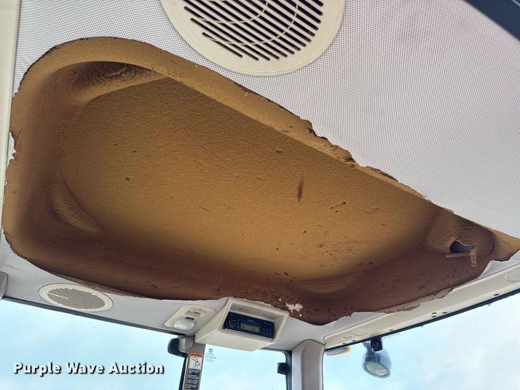 image for item DV4183 2010 John Deere 7130 MFWD tractor