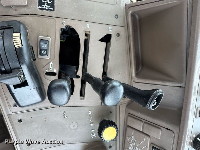 image for item DV4183 2010 John Deere 7130 MFWD tractor