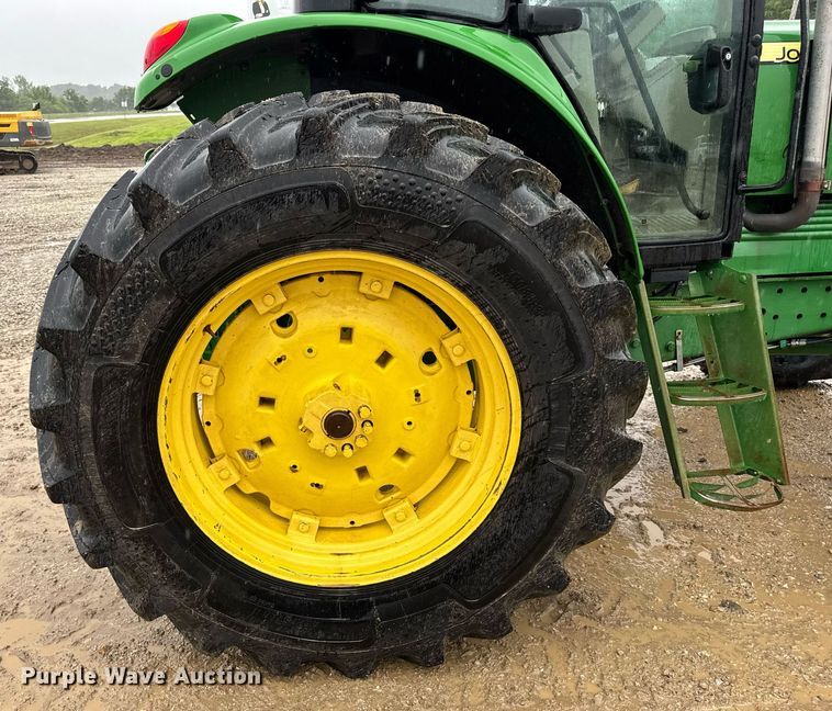 image for item DV4183 2010 John Deere 7130 MFWD tractor