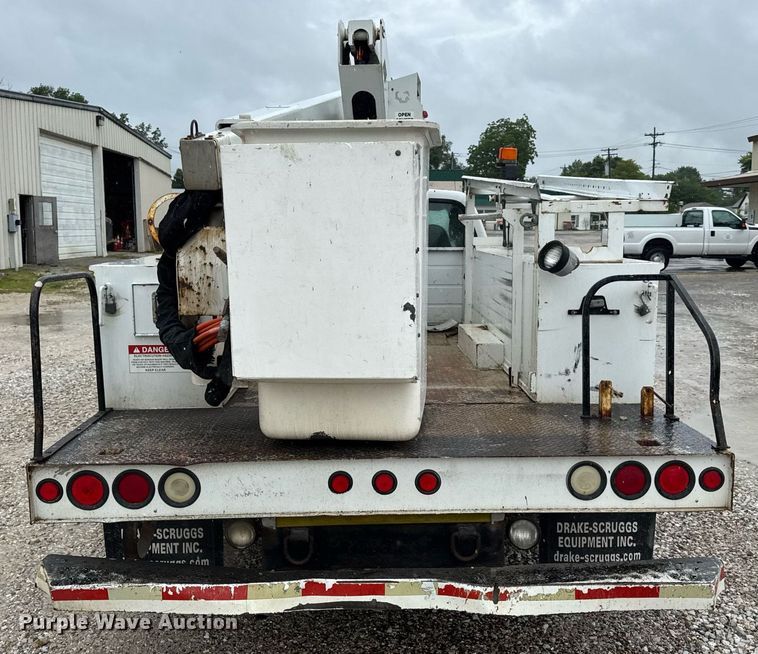image for item DV4204 2002 Ford F550 Super Duty XL bucket truck