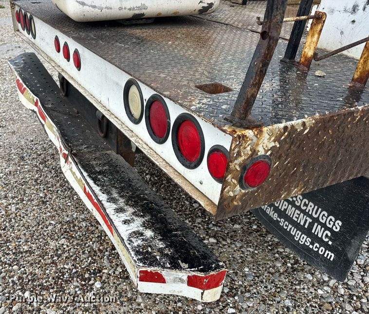 image for item DV4204 2002 Ford F550 Super Duty XL bucket truck