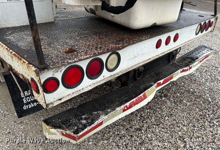 image for item DV4204 2002 Ford F550 Super Duty XL bucket truck