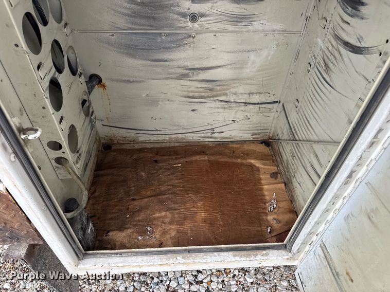 image for item DV4204 2002 Ford F550 Super Duty XL bucket truck