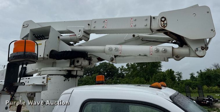 image for item DV4204 2002 Ford F550 Super Duty XL bucket truck