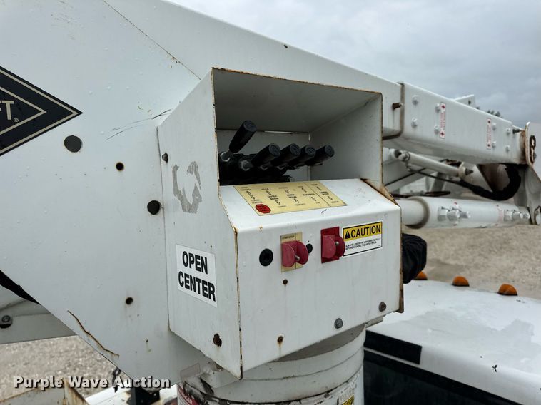 image for item DV4204 2002 Ford F550 Super Duty XL bucket truck