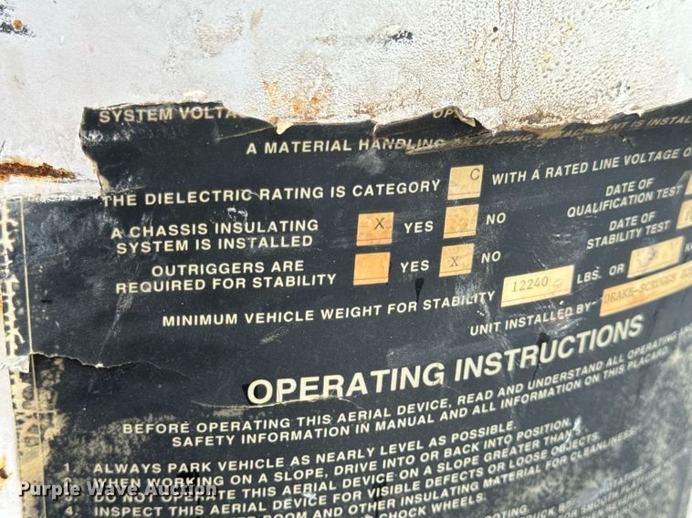 image for item DV4204 2002 Ford F550 Super Duty XL bucket truck