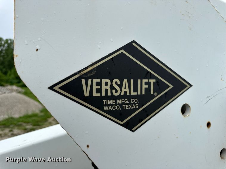 image for item DV4204 2002 Ford F550 Super Duty XL bucket truck