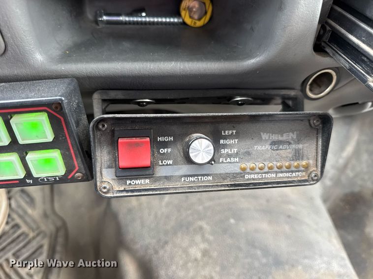 image for item DV4204 2002 Ford F550 Super Duty XL bucket truck