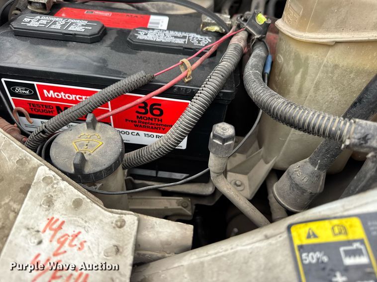 image for item DV4204 2002 Ford F550 Super Duty XL bucket truck