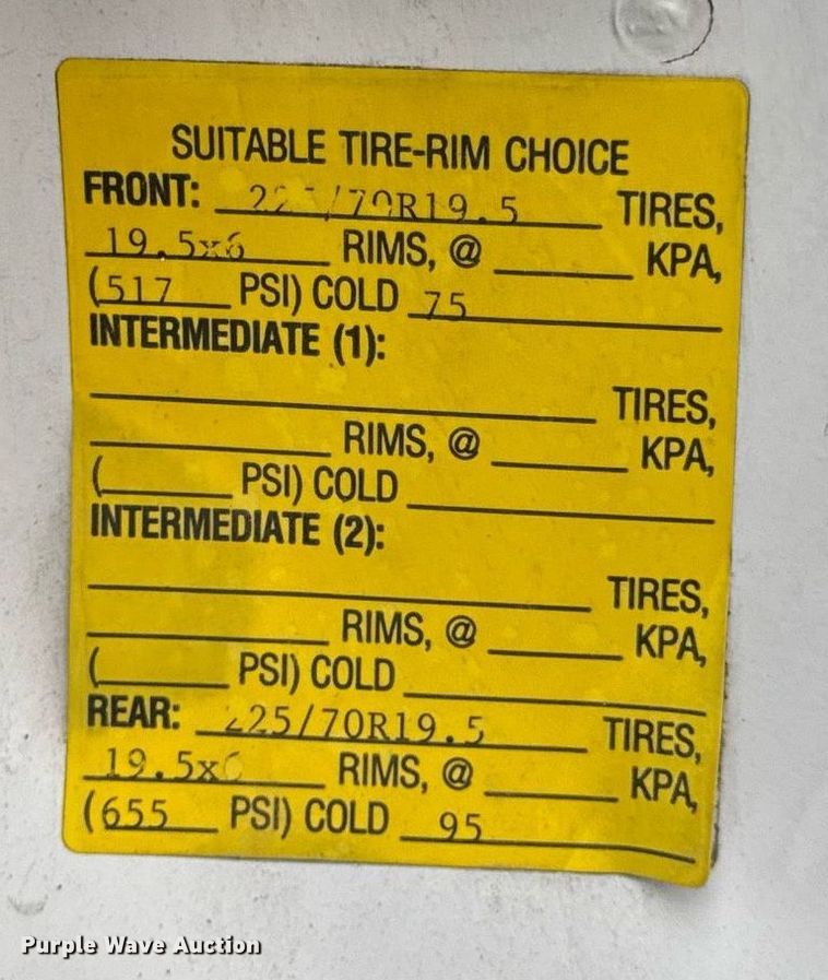 image for item DV4204 2002 Ford F550 Super Duty XL bucket truck