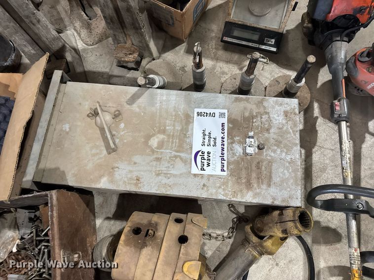 image for item DV4206 Tools