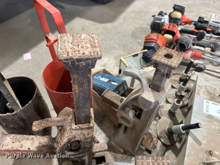 image for item DV4206 Tools