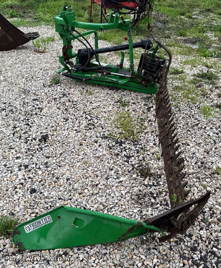 image for item DV4207 Frontier sickle bar cutter