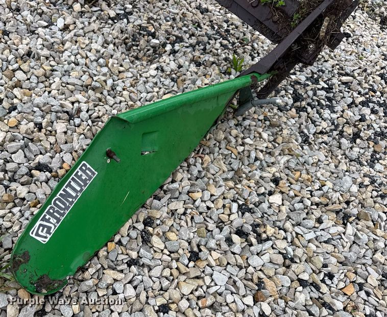 image for item DV4207 Frontier sickle bar cutter