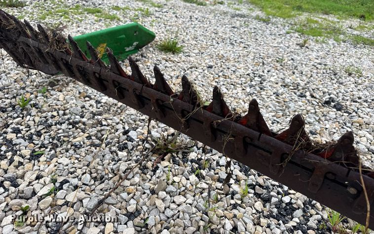 image for item DV4207 Frontier sickle bar cutter