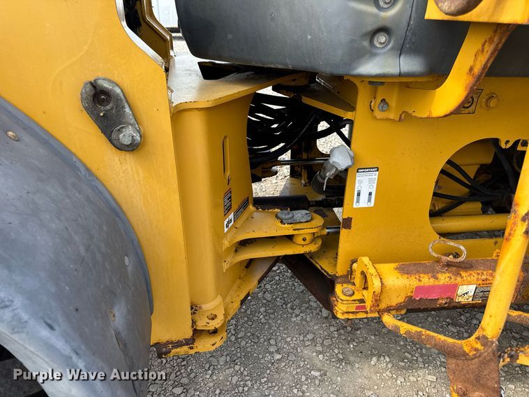 image for item DV4229 John Deere 444J wheel loader