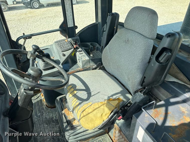 image for item DV4229 John Deere 444J wheel loader