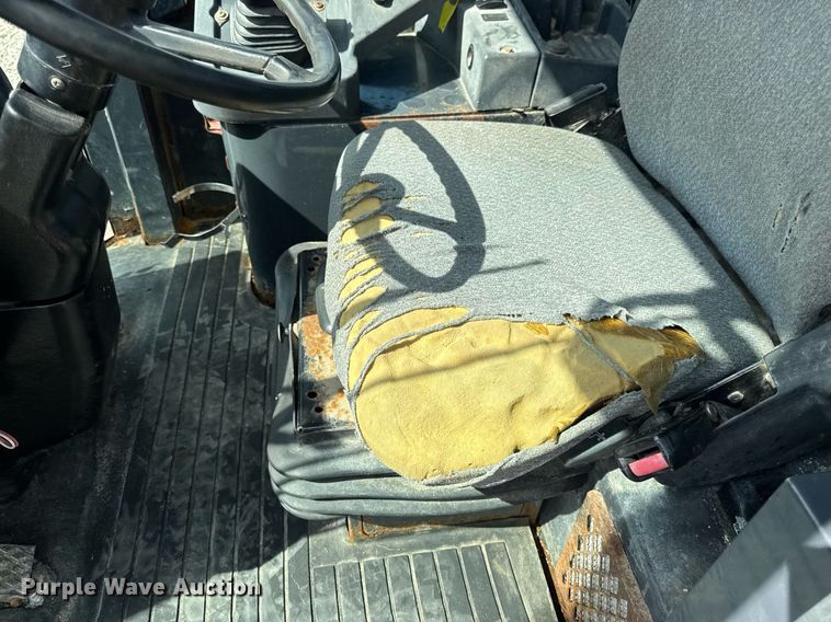 image for item DV4229 John Deere 444J wheel loader