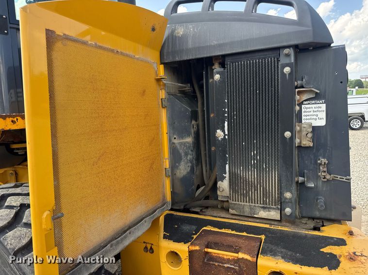 image for item DV4229 John Deere 444J wheel loader