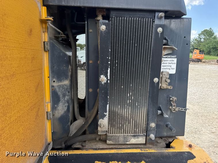 image for item DV4229 John Deere 444J wheel loader