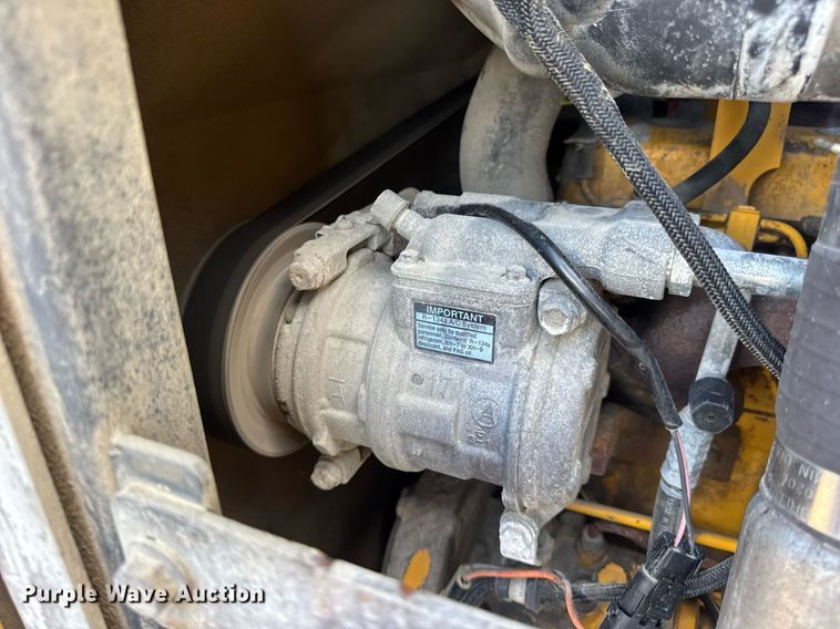 image for item DV4229 John Deere 444J wheel loader