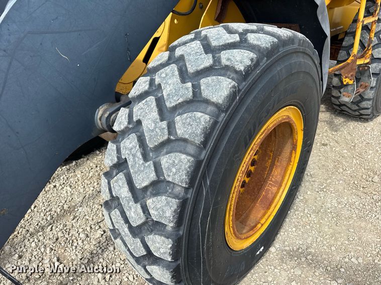 image for item DV4229 John Deere 444J wheel loader