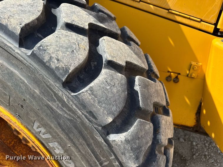 image for item DV4229 John Deere 444J wheel loader